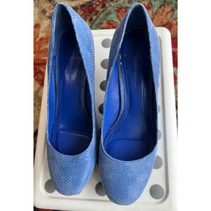 BCBG Generation Blue Leather Pumps Sz 8 /38 Kitten heel Almond shape Carrier